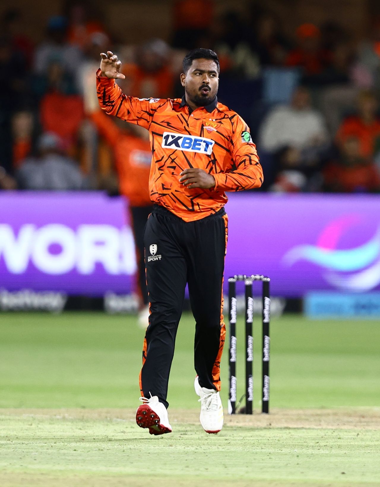 Tharindu Ratnayake bowled a miserly middle-overs spell, Sunrisers Eastern Cape vs Pretoria Capitals, SA20 2025-26, Gqeberha, December 29, 2025