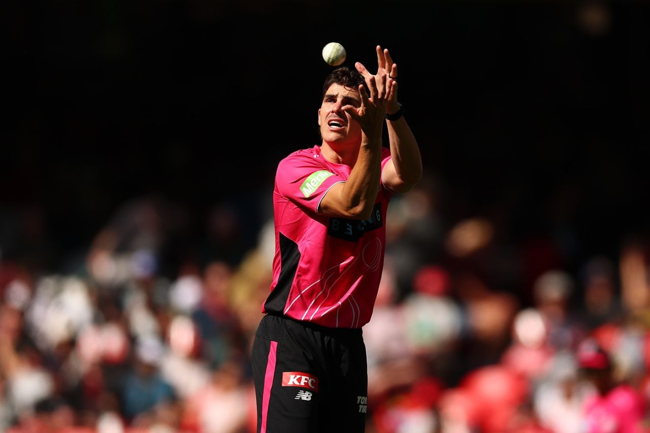 Sean Abbott picked up 3 for 16 in four overs, Melbourne Renegades vs Sydney Sixers, WBBL, Melbourne, January 1, 2026