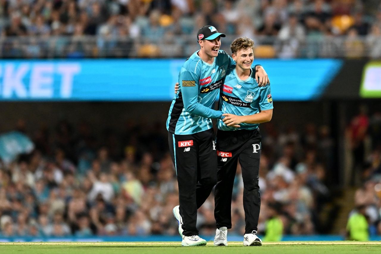 Matt Renshaw celebrates with Thomas Balkin, Brisbane Heat vs Melbourne Stars, Big Bash League, Brisbane, January 2, 2026