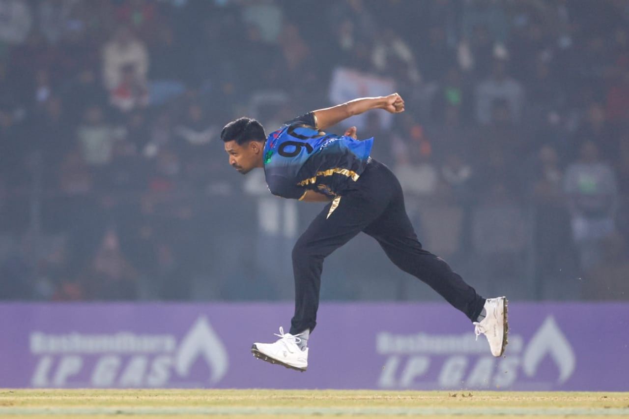 Mustafizur Rahman bowls for Rangpur Riders, Sylhet Titans vs Rangpur Riders,  
Bangladesh Premier League (BPL), Sylhet, January 02, 2026