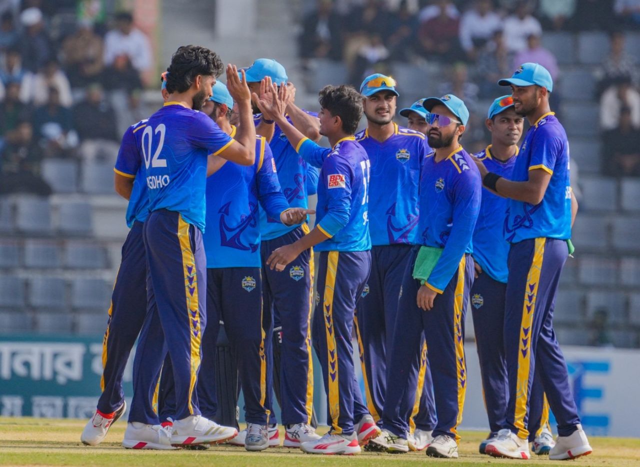 Chattogram Royals players celebrate a dismissal, Sylhet Titans vs Chattogram Royals, BPL 2025-26, Sylhet, January 4, 2026