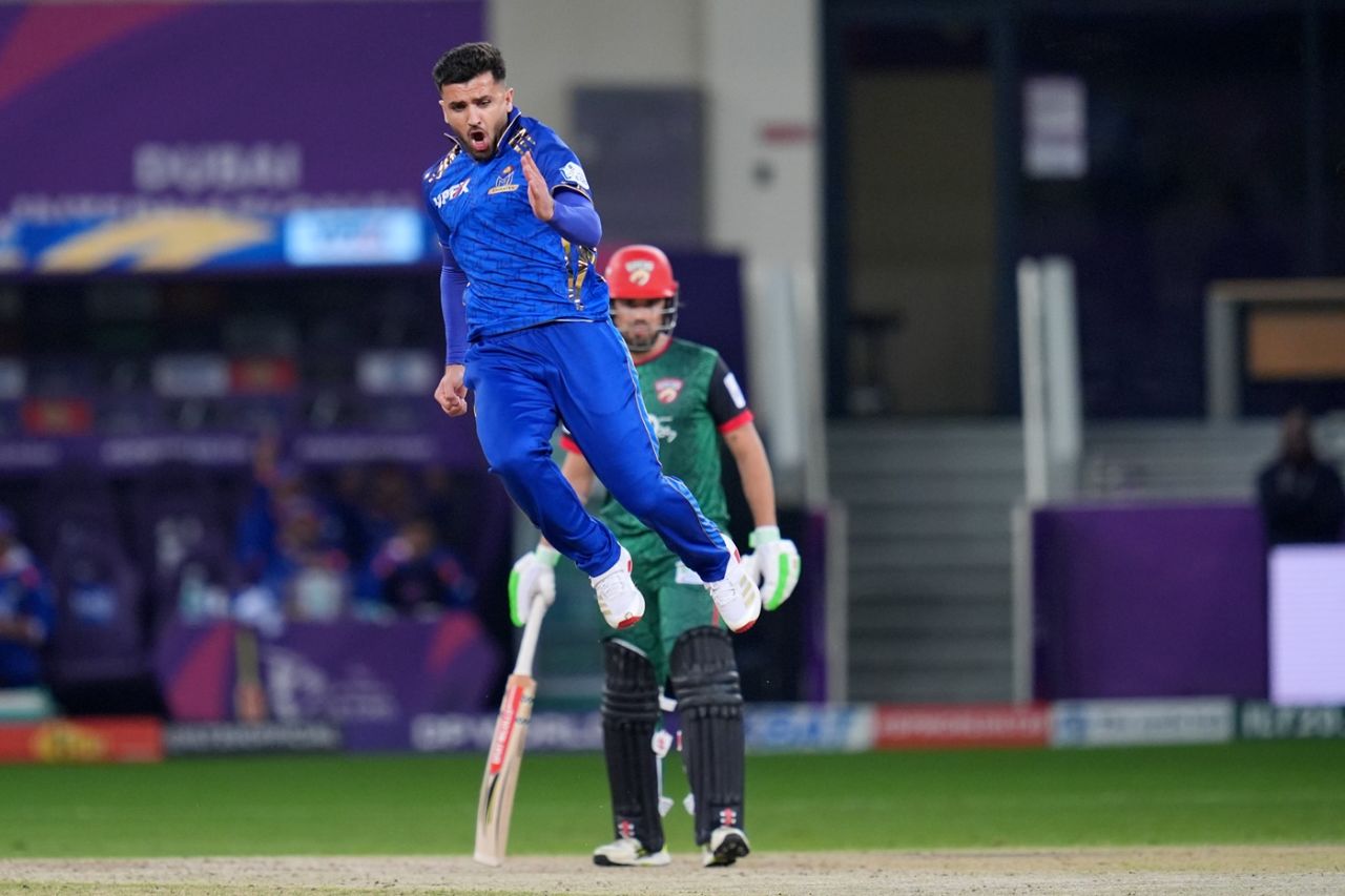 Fazalhaq Farooqi celebrates after getting rid of Fakhar Zaman, Desert Vipers vs MI Emirates, ILT20, final, Dubai, January 4, 2026