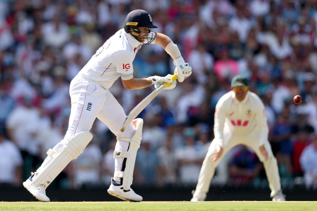 Joe Root built on his overnight 72 on the second morning, Australia vs England, 5th Test, Sydney, January 5, 2025