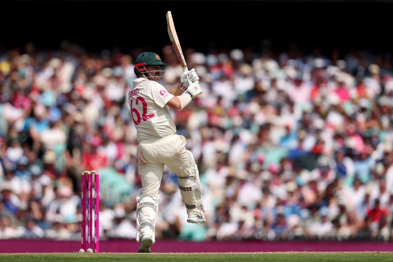 Travis Head flays a pull shot, Australia vs England, 5th Test, Sydney, January 5, 2025