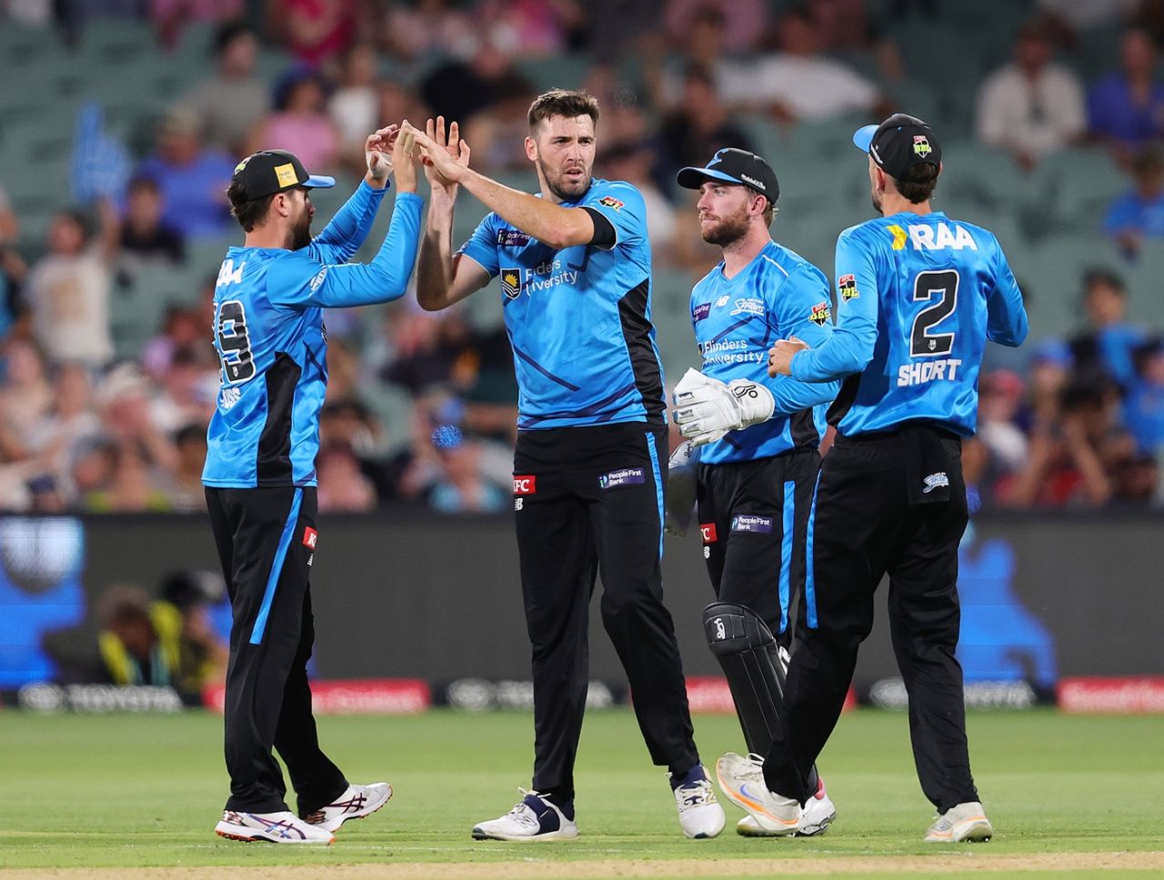 Jamie Overton celebrates after getting rid of Matthew Gilkes  Adelaide Strikers vs Sydney Thunder, BBL, Adelaide, January 6, 2026