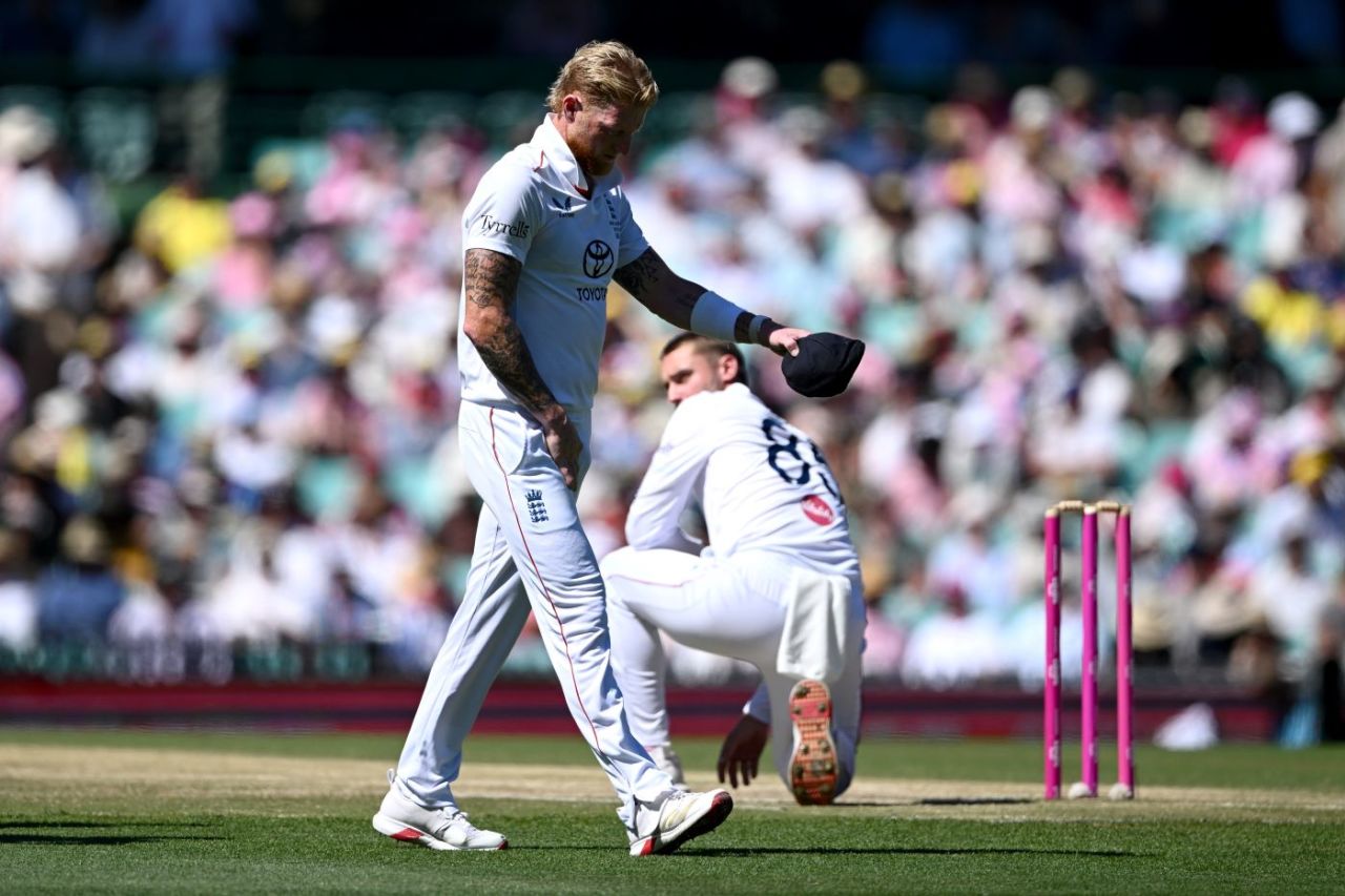 Ben Stokes walks off with a adductor injury, Australia vs England, 5th Test, Sydney, January 7, 2025