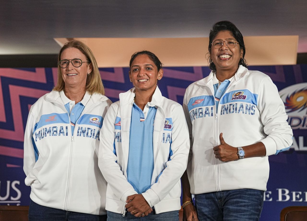 Lisa Keightley, Harmanpreet Kaur and Jhulan Goswami at a press conference, Mumbai, January 7, 2025
