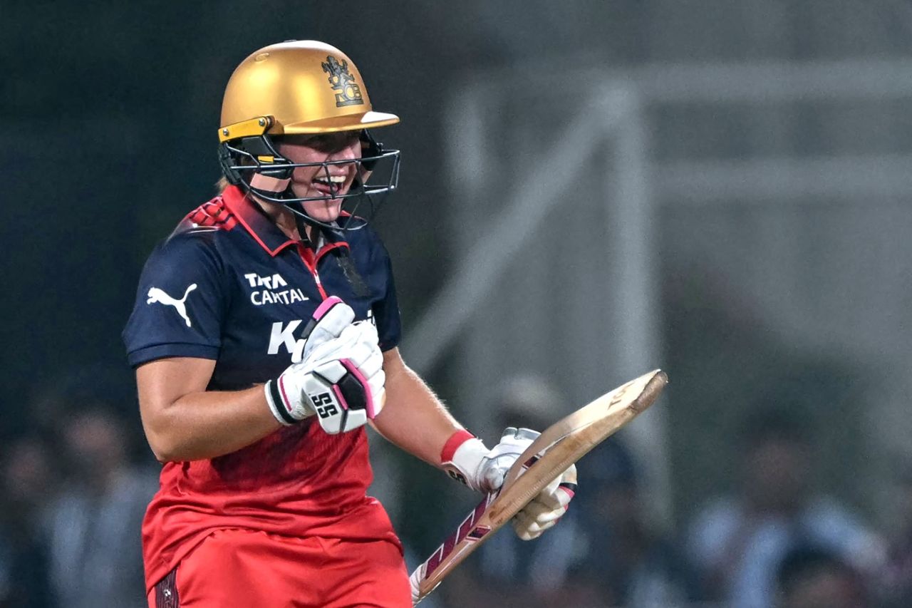 अन्तिम ओभरमा नादिन डी क्लर्कको जादुयी प्रदर्शनले डब्लुपीएलमा आरसीबीले मुम्बईलाई हरायो