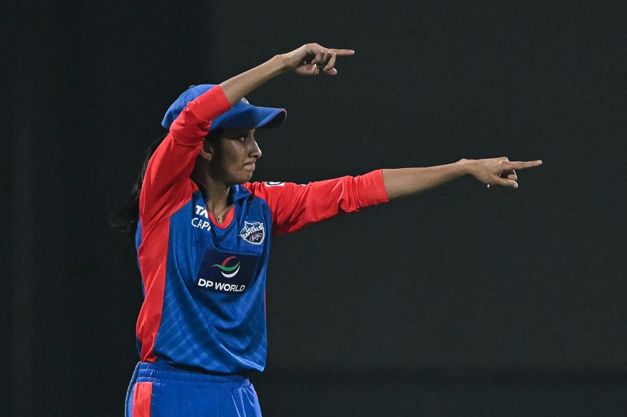 Jemimah Rodrigues adjusts the field, Mumbai Indians vs Delhi Capitals, WPL 2026, Mumbai, January 10, 2026