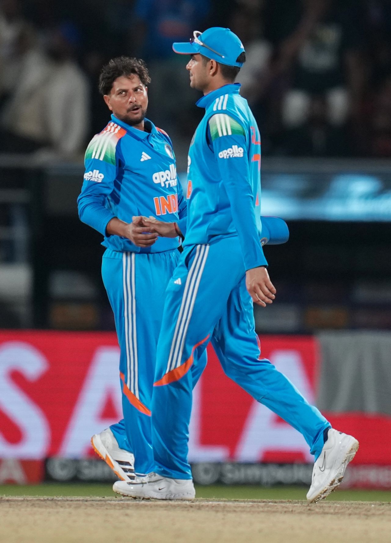 Kuldeep Yadav has a chat with Shubman Gill, India vs New Zealand, 2nd ODI, Rajkot, January 14, 2026