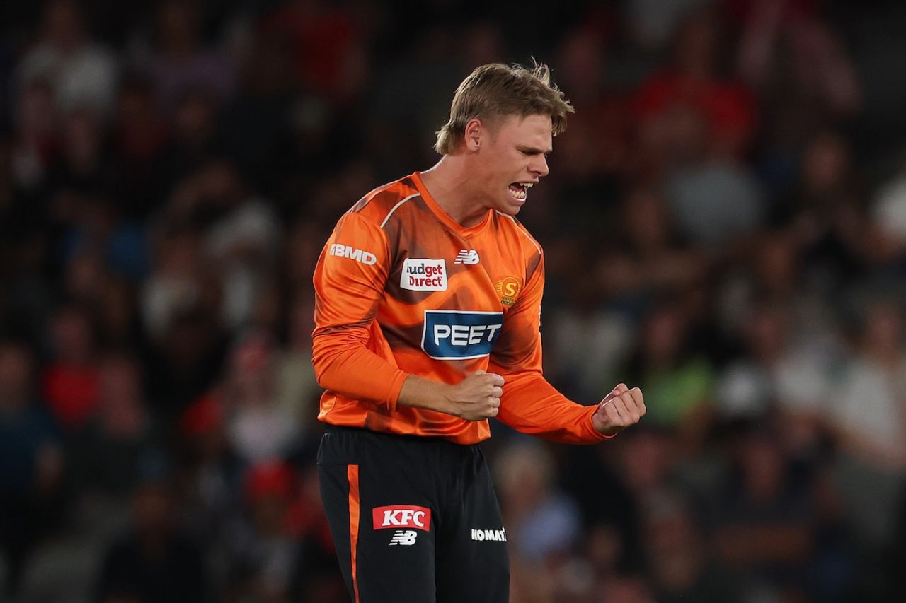 Cooper Connolly trapped Josh Brown in the first over, Melbourne Renegades vs Perth Scorchers, BBL, Melbourne, January 15, 2026