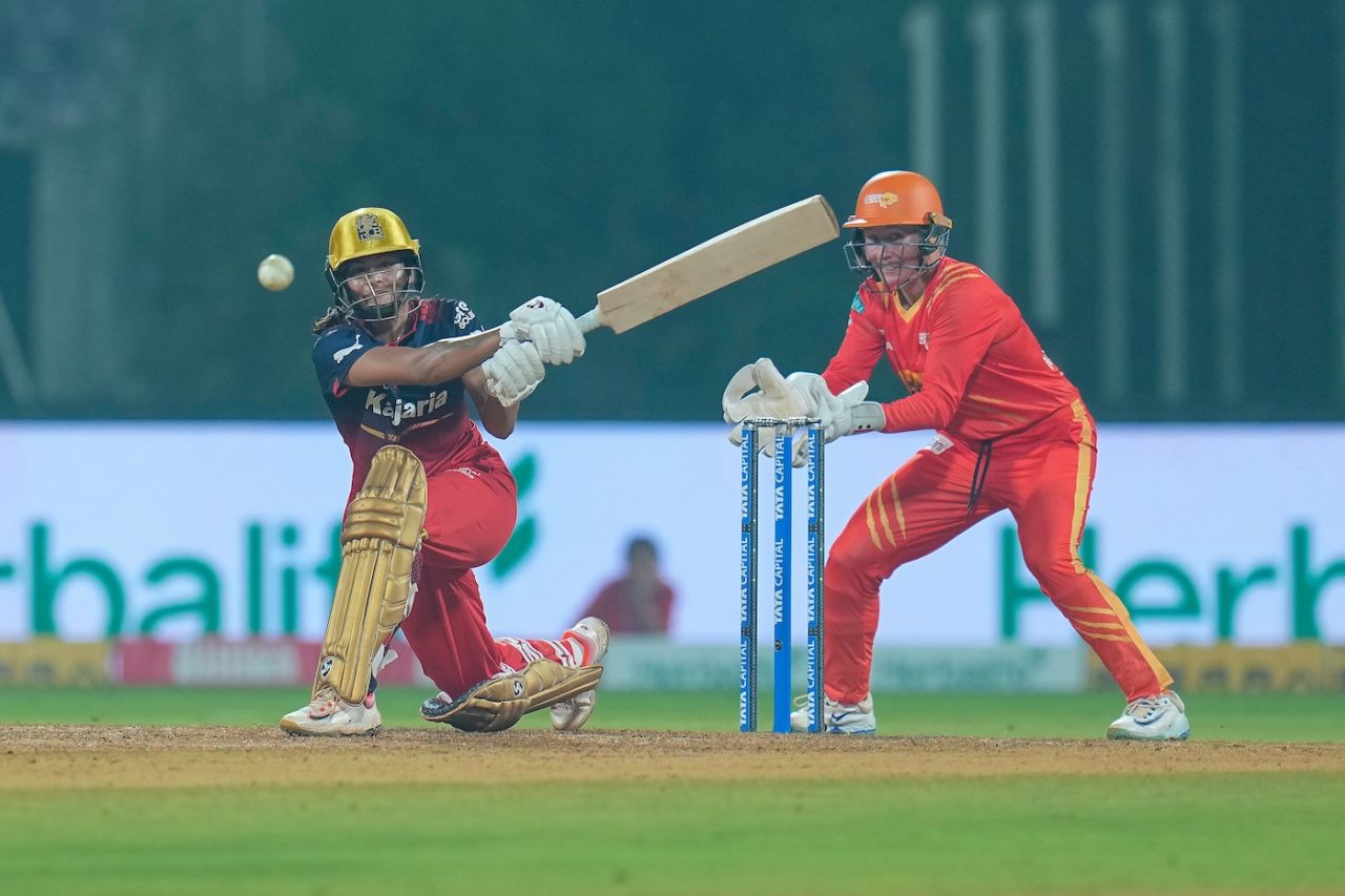 Radha Yadav slog-sweeps the ball, Gujarat Giants vs Royal Challengers Bengaluru, WPL, Navi Mumbai, January 16, 2026