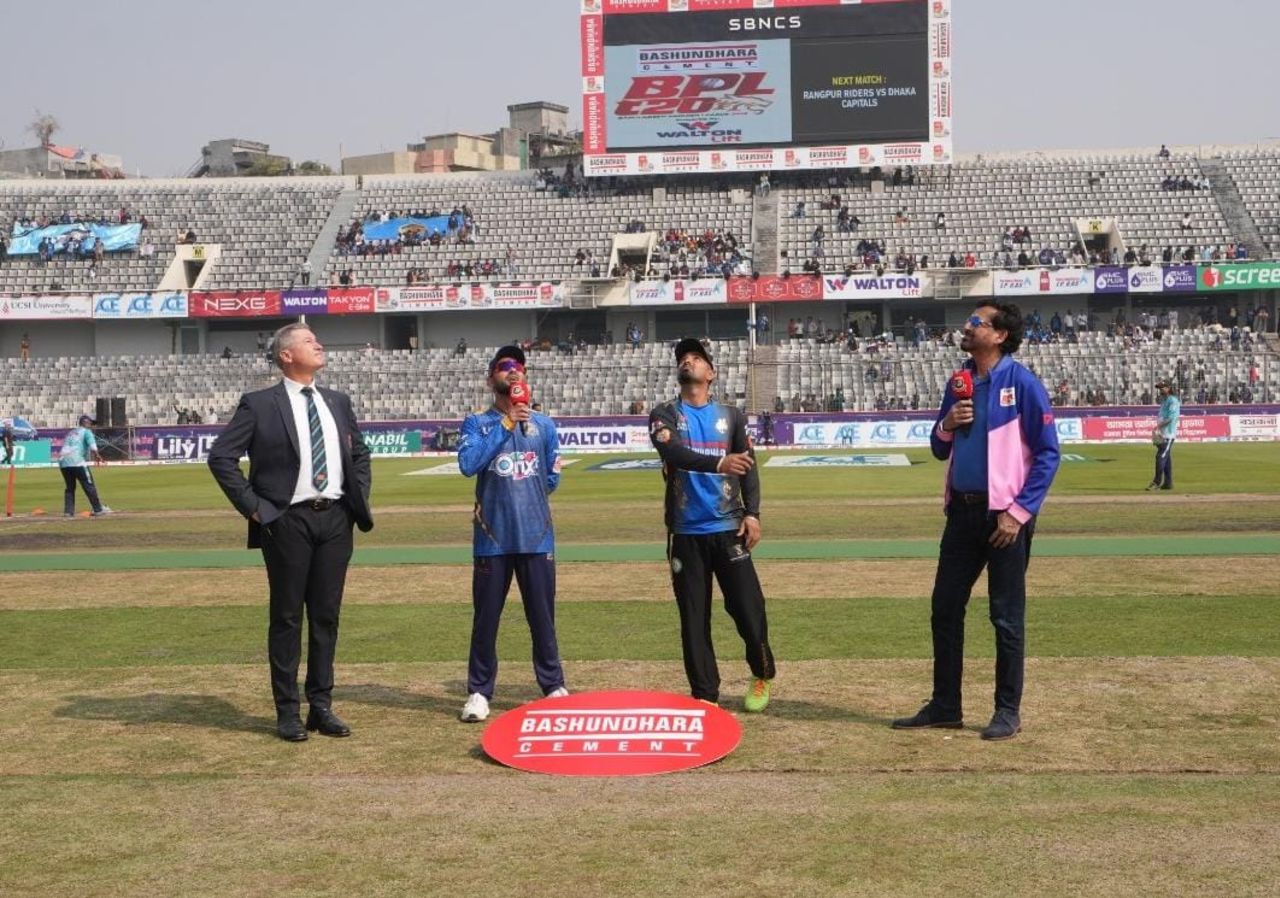 Mohammad Mithun and Litton Das at the toss, Dhaka Capitals vs Rangpur Riders, BPL, Dhaka, January 17, 2026
