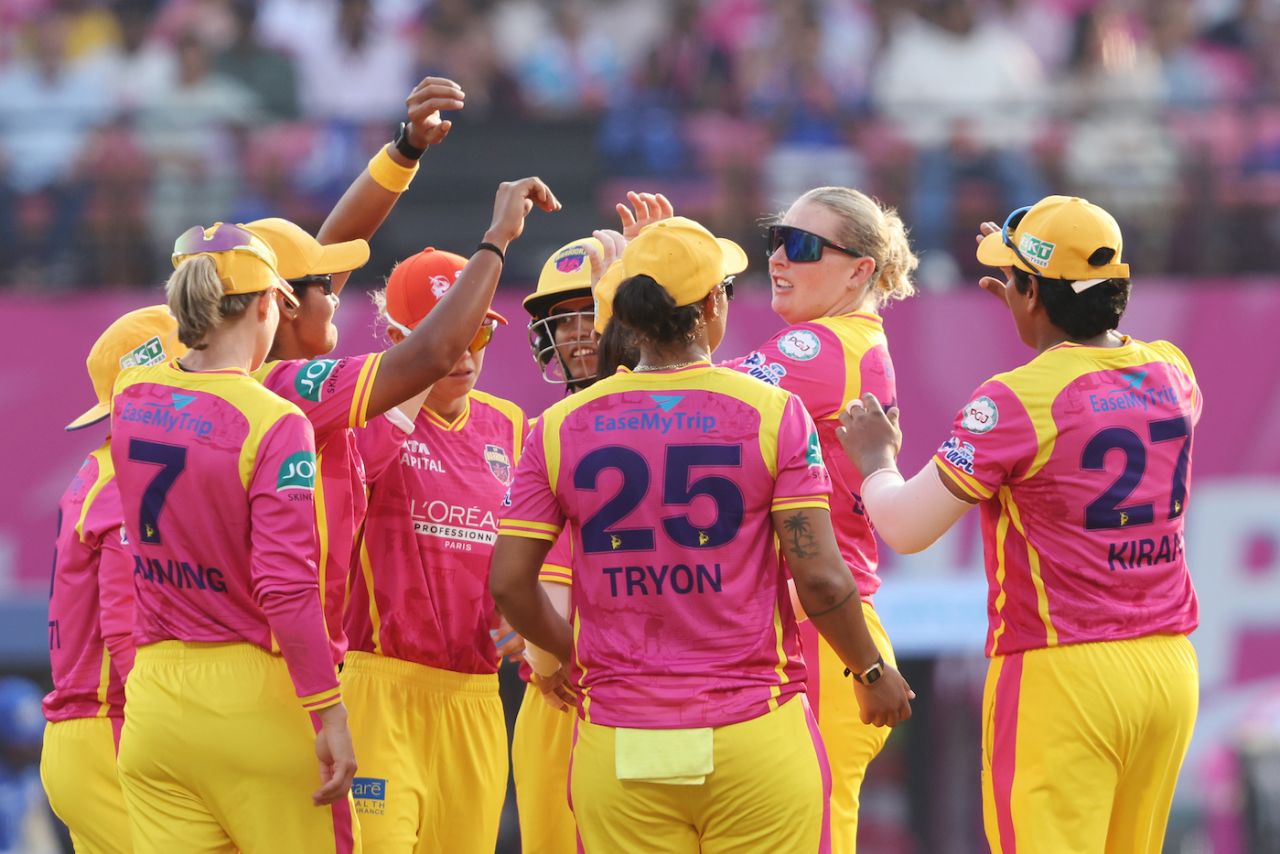 Sophie Ecclestone got Hayley Matthews caught and bowled, Mumbai Indians vs UP Warriorz, WPL 2026, Navi Mumbai, January 17, 2026