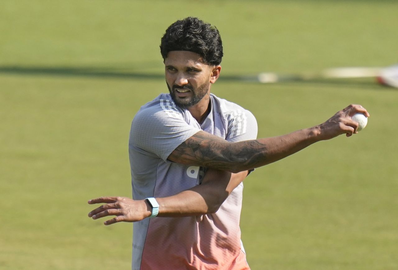 Nitish Kumar Reddy warms up, Indore, January 17, 2026