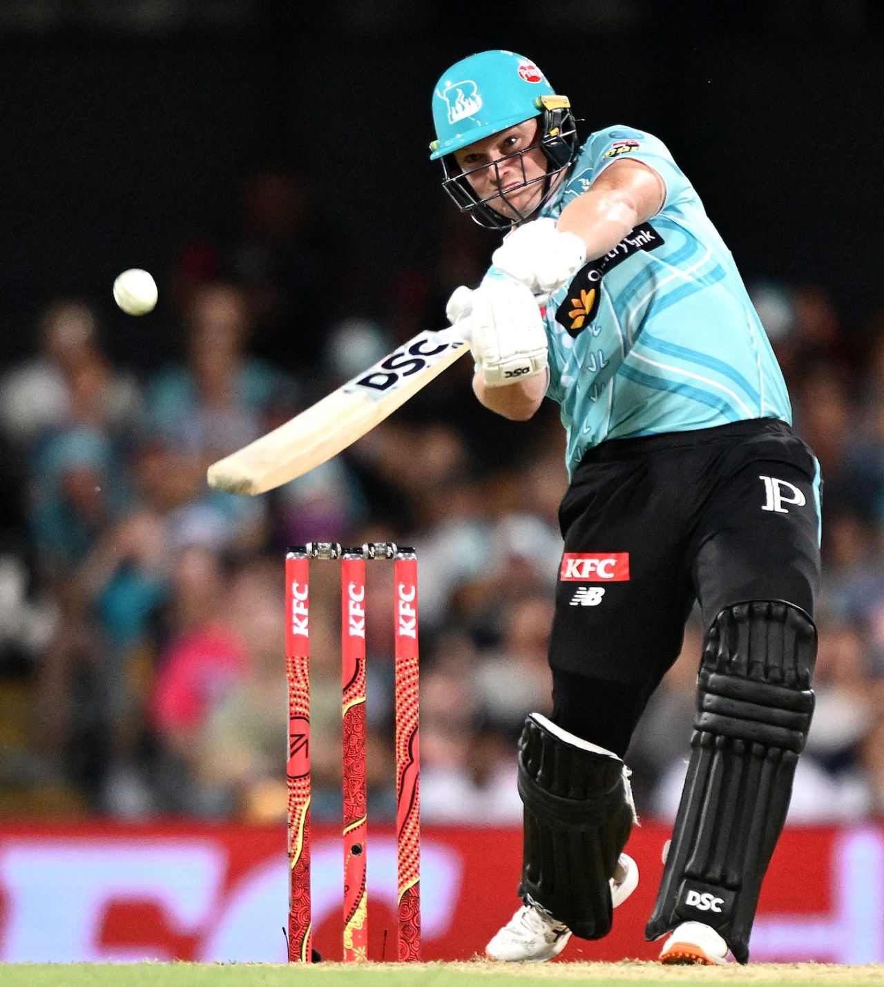 Max Bryant goes over the infield, Brisbane Heat vs Sydney Sixers, BBL, Brisbane, December 18, 2025