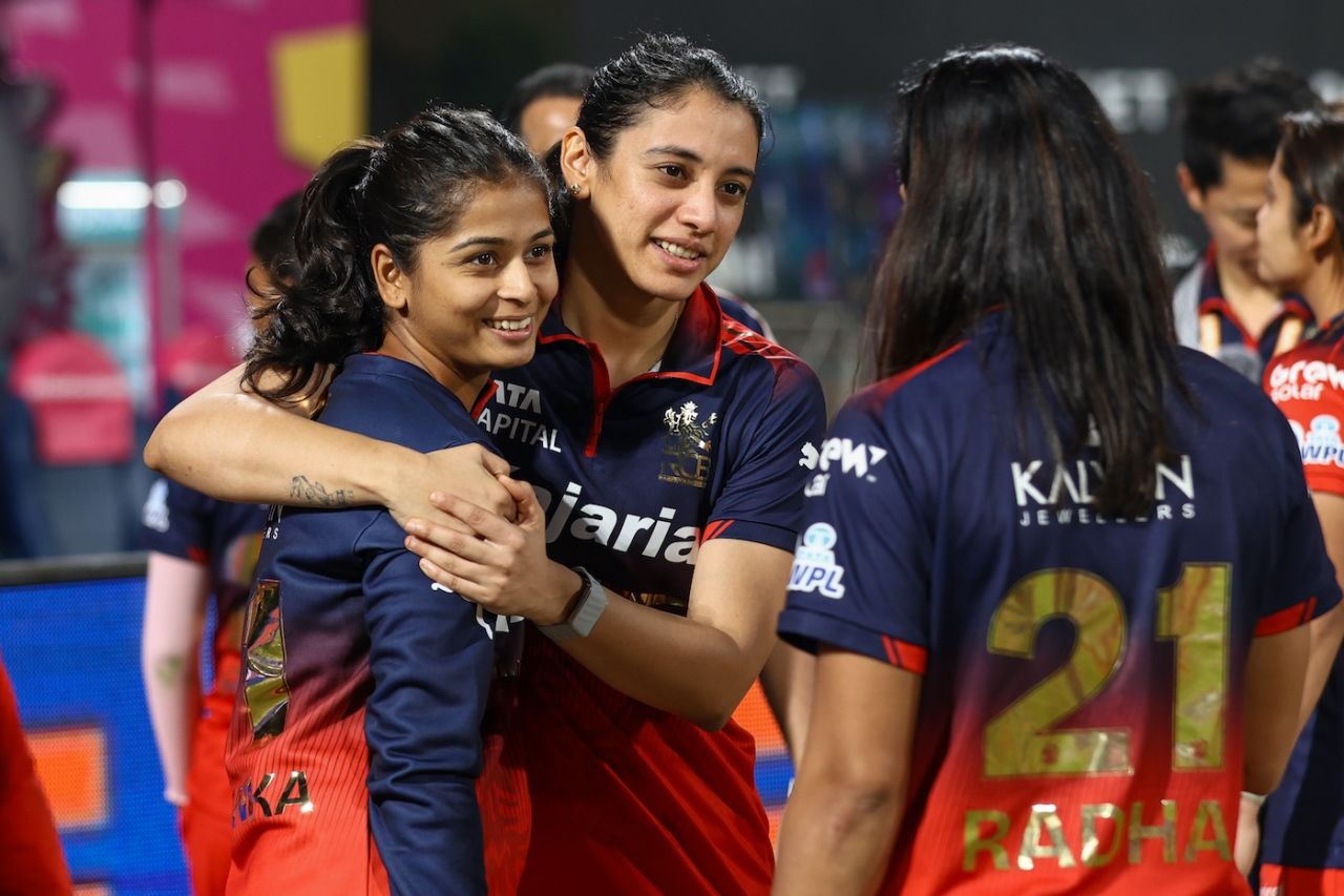 Shreyanka Patil, Smriti Mandhana and Radha Yadav after the game, Delhi Capitals vs Royal Challengers Bengaluru, WPL, Navi Mumbai, January 17, 2026