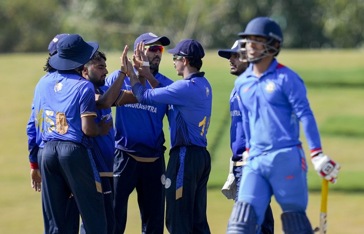 Ankur Panwar celebrates a wicket with his team-mates, Saurashtra vs Vidarbha, Vijay Hazare Trophy final, Bengaluru, January 18, 2026