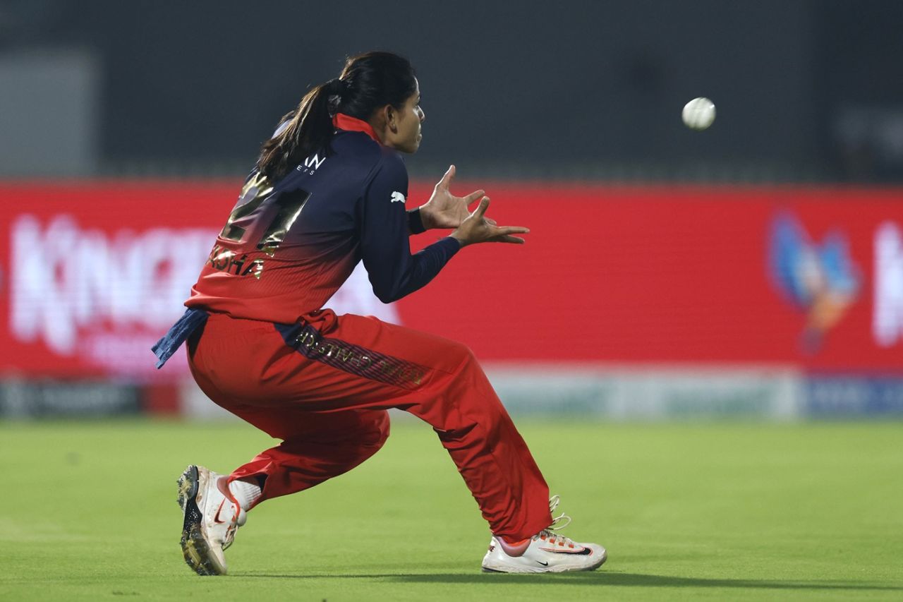 Radha Yadav takes the catch to dismiss Anushka Sharma, Gujarat Giants vs Royal Challengers Bengaluru, WPL 2026, January 19, 2026