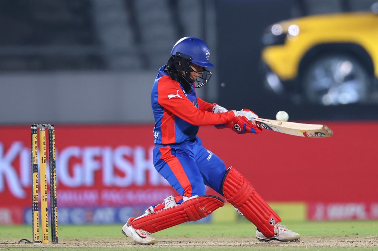 Jemimah Rodrigues attempts a scoop, Mumbai Indians vs Delhi Capitals, WPL 2026, Vadodara, January 20, 2026