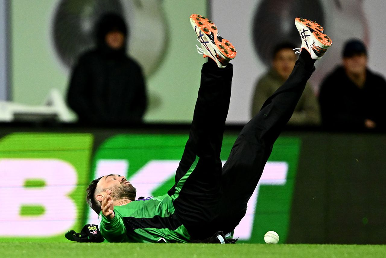 Glenn Maxwell dropped a regulation catch in the deep, Hobart Hurricanes vs Melbourne Stars, BBL, Knockout, Hobart, January 21, 2026