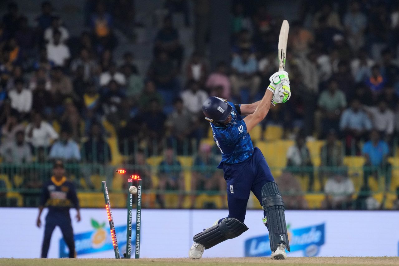 Jos Buttler was bowled as England slumped towards defeat, Sri Lanka vs England, 1st ODI, Colombo, January 22, 2026