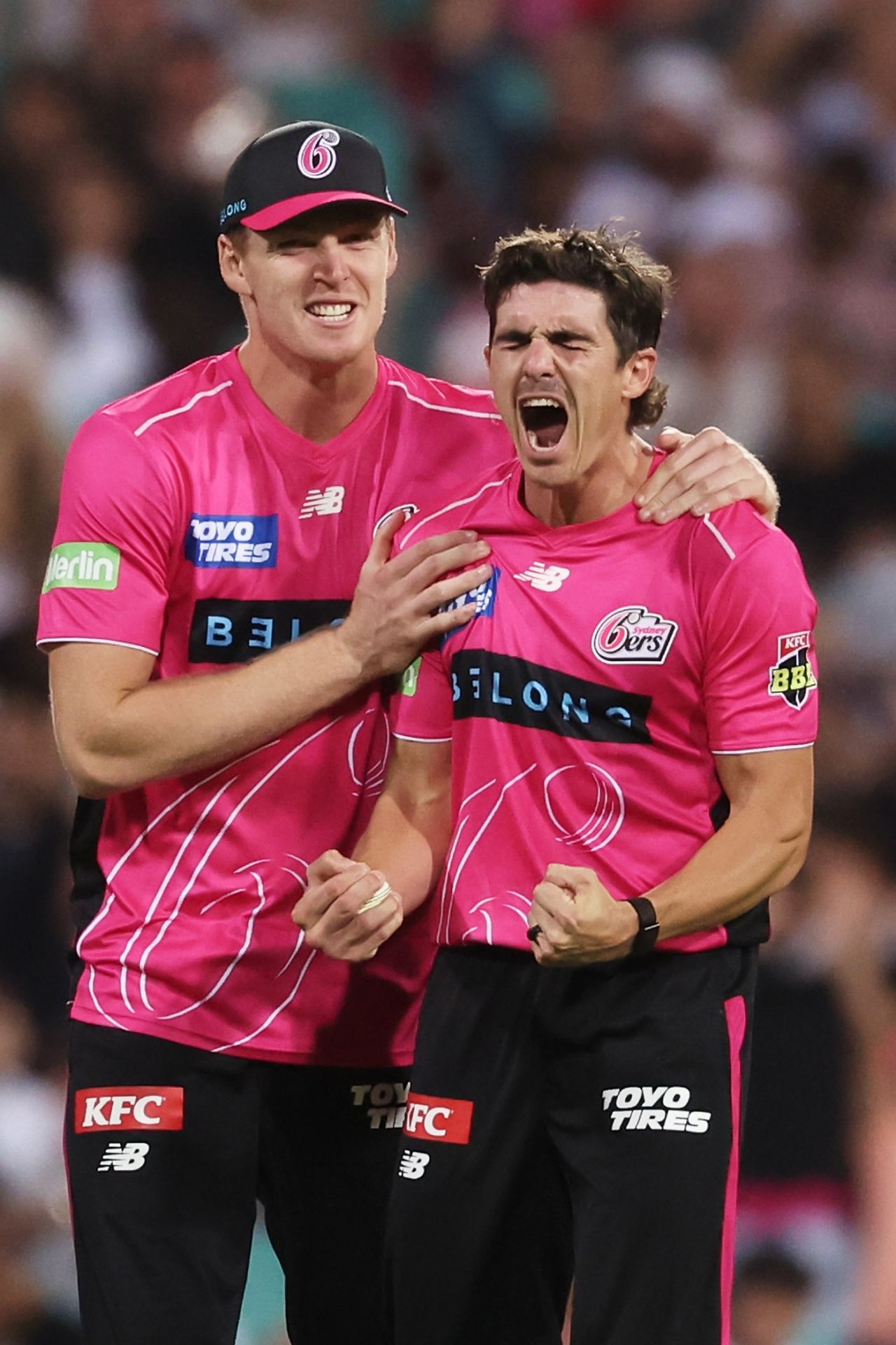 Sean Abbott struck twice in the middle overs, Hobart Hurricanes vs Sydney Sixers, BBL Challenger, Sydney, December 23, 2025