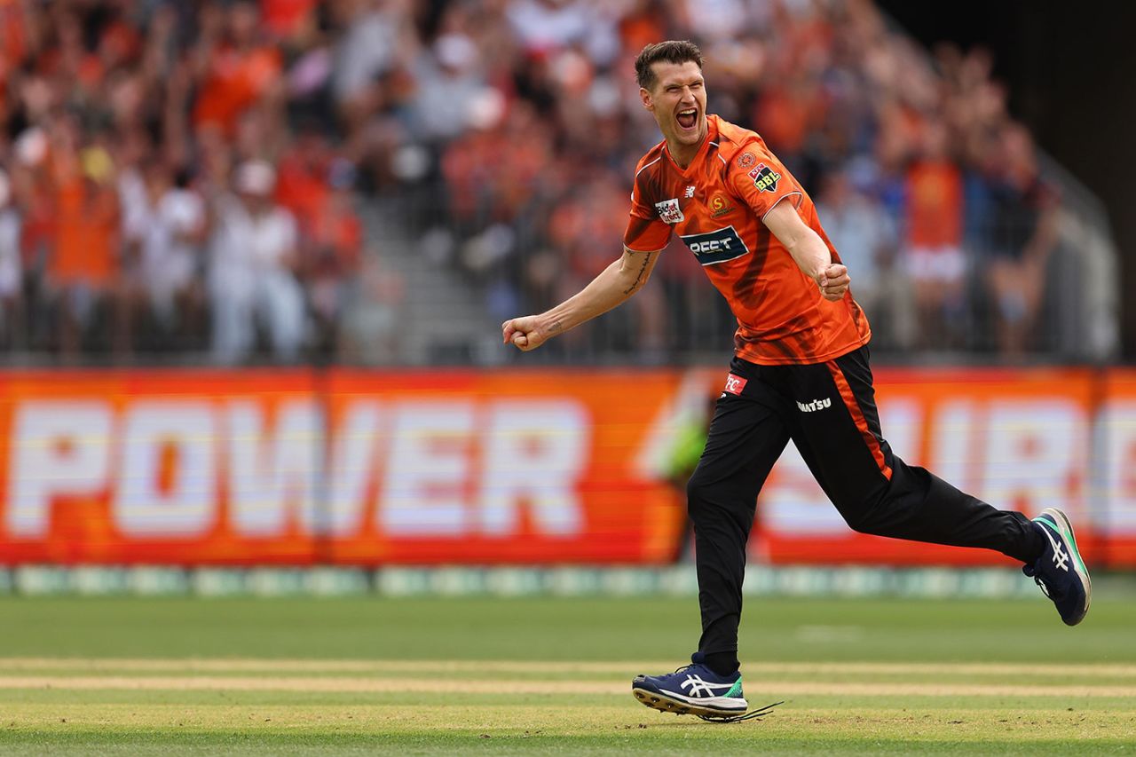 David Payne took two wickets in first power surge over, Perth Scorchers vs Sydney Sixers, BBL, Final, Optus Stadium, January 25, 2026