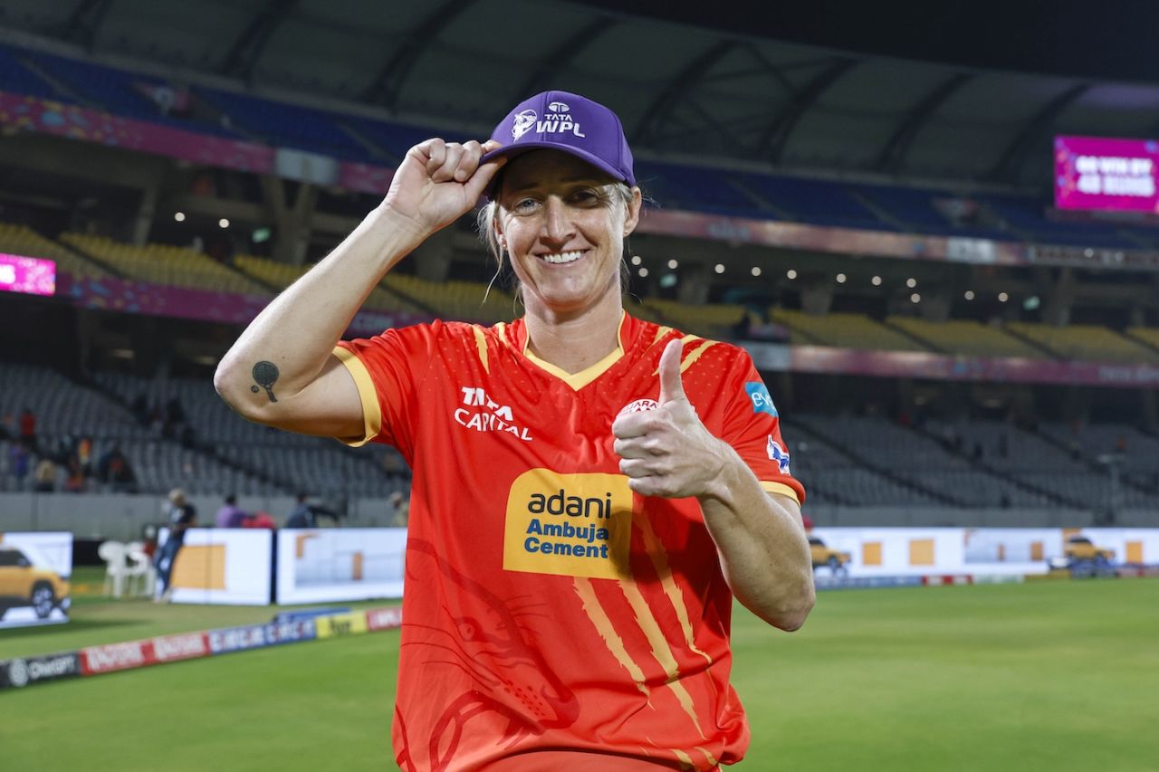 Sophie Devine shows off her purple cap, Gujarat Giants vs Delhi Capitals, WPL, Vadodara, January 27, 2026