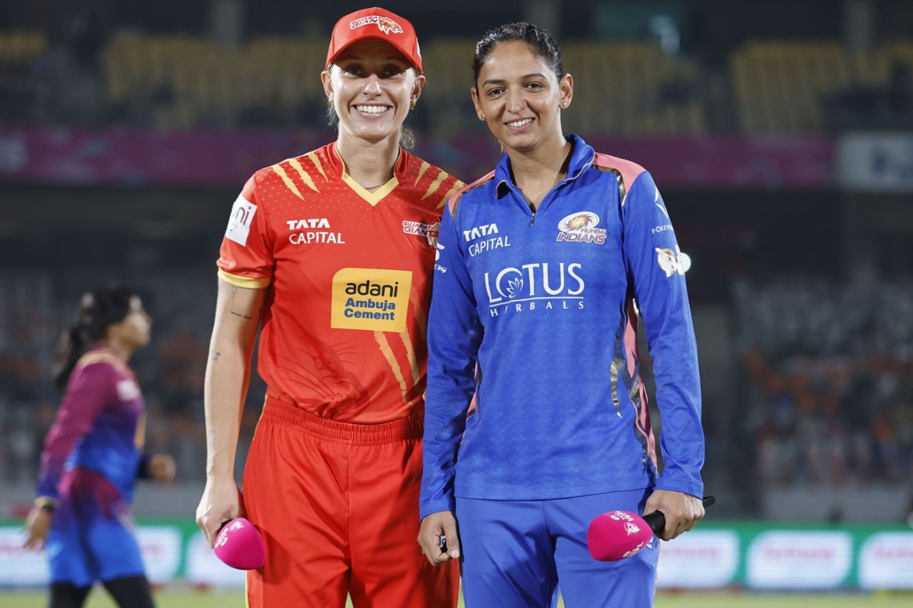 Ashleigh Gardner and Harmanpreet Kaur pose before the toss, Gujarat Giants vs Mumbai Indians, WPL, Vadodara, January 30, 2026