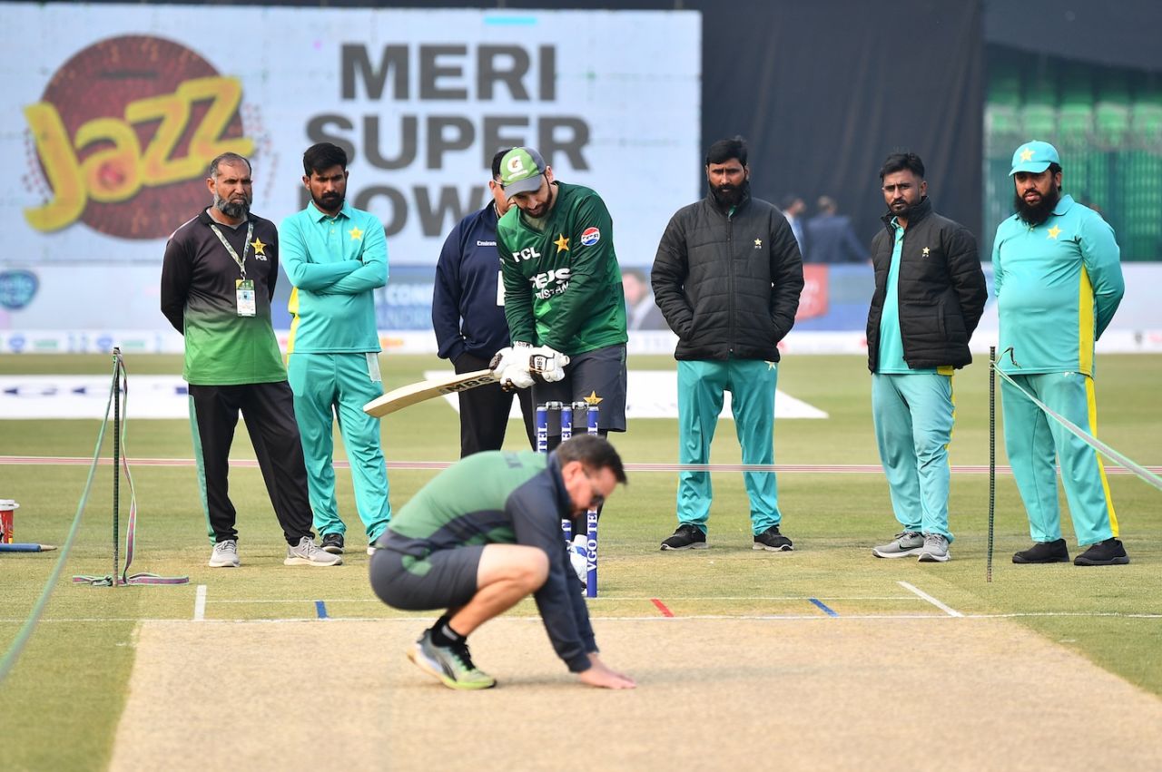 Agha Salman shadow bats while Mike Hesson inspects the pitch, Pakistan vs Australia, 2nd T20I, Lahore, January 31, 2026