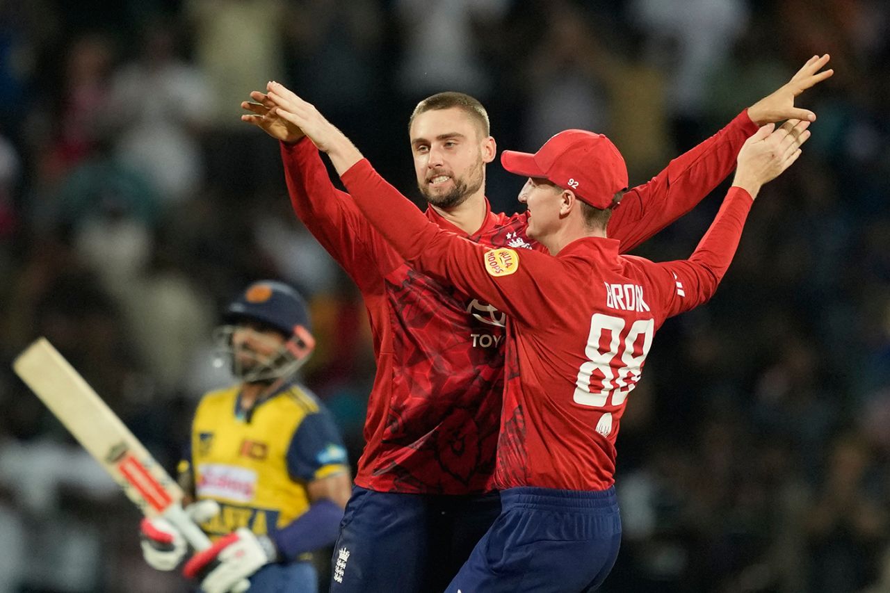 Will Jacks celebrates with his captain, Harry Brook, Sri Lanka vs England, 2ns T20I, Pallekele, February 1, 2026