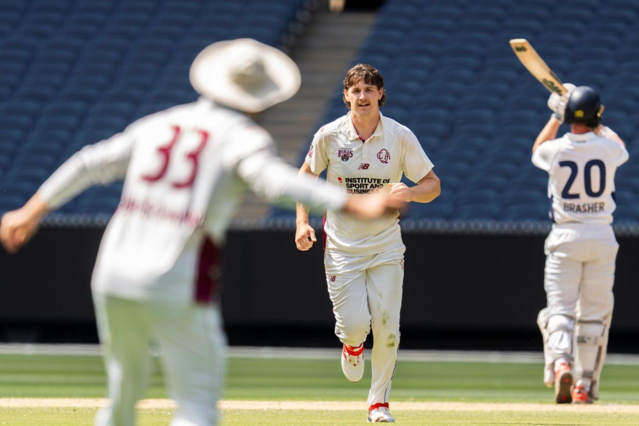 Tom Straker took the winning wicket with Dylan Brasher holing out, Victoria vs Queensland, Sheffield Shield, MCG, February 7, 2026