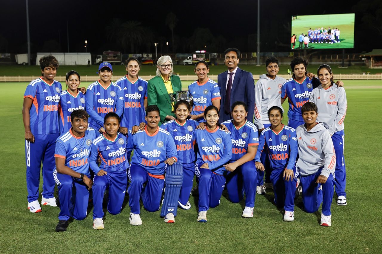 Australia's Governor-General Sam Mostyn poses with the Indian team, Governor-General XI vs India, Only women's T20, Sydney, February 13, 2026