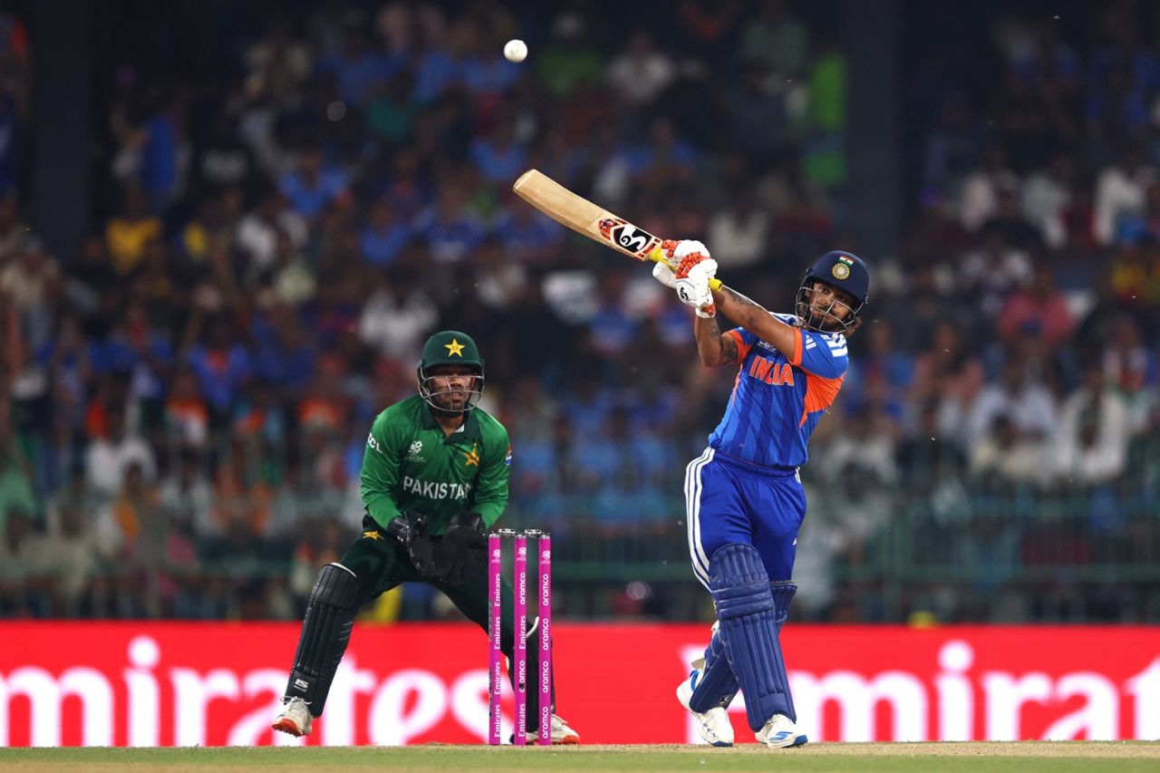 Ishan Kishan goes over the in-field, India vs Pakistan, Men's T20 World Cup, Colombo, February 15, 2026