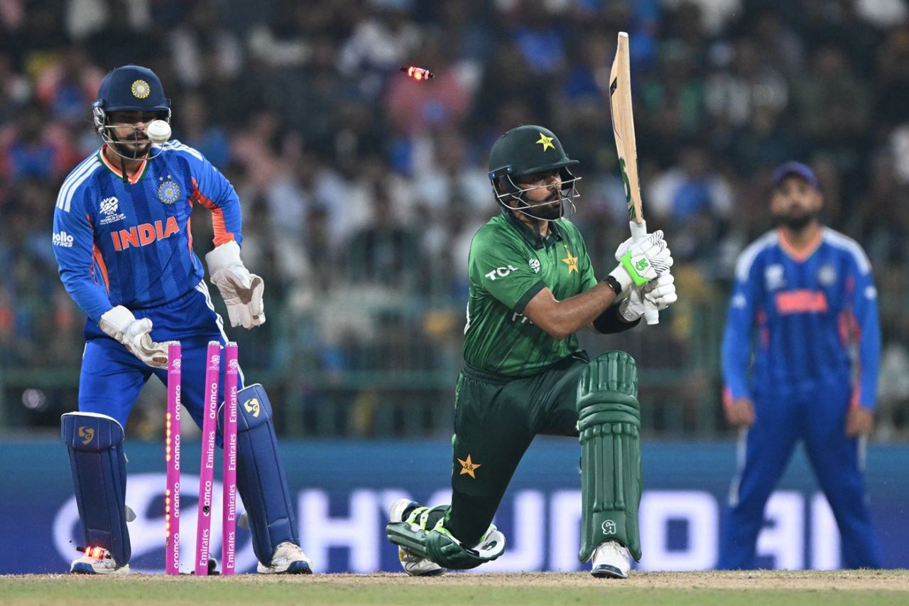 Babar Azam is bowled, India vs Pakistan, Men's T20 World Cup, Colombo, February 15, 2026