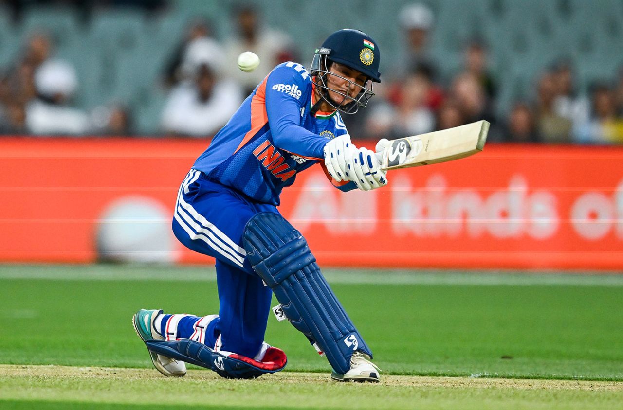 Smriti Mandhana launched a huge six over the leg side, Australia vs India, 3rd T20I, Adelaide, February 21, 2026