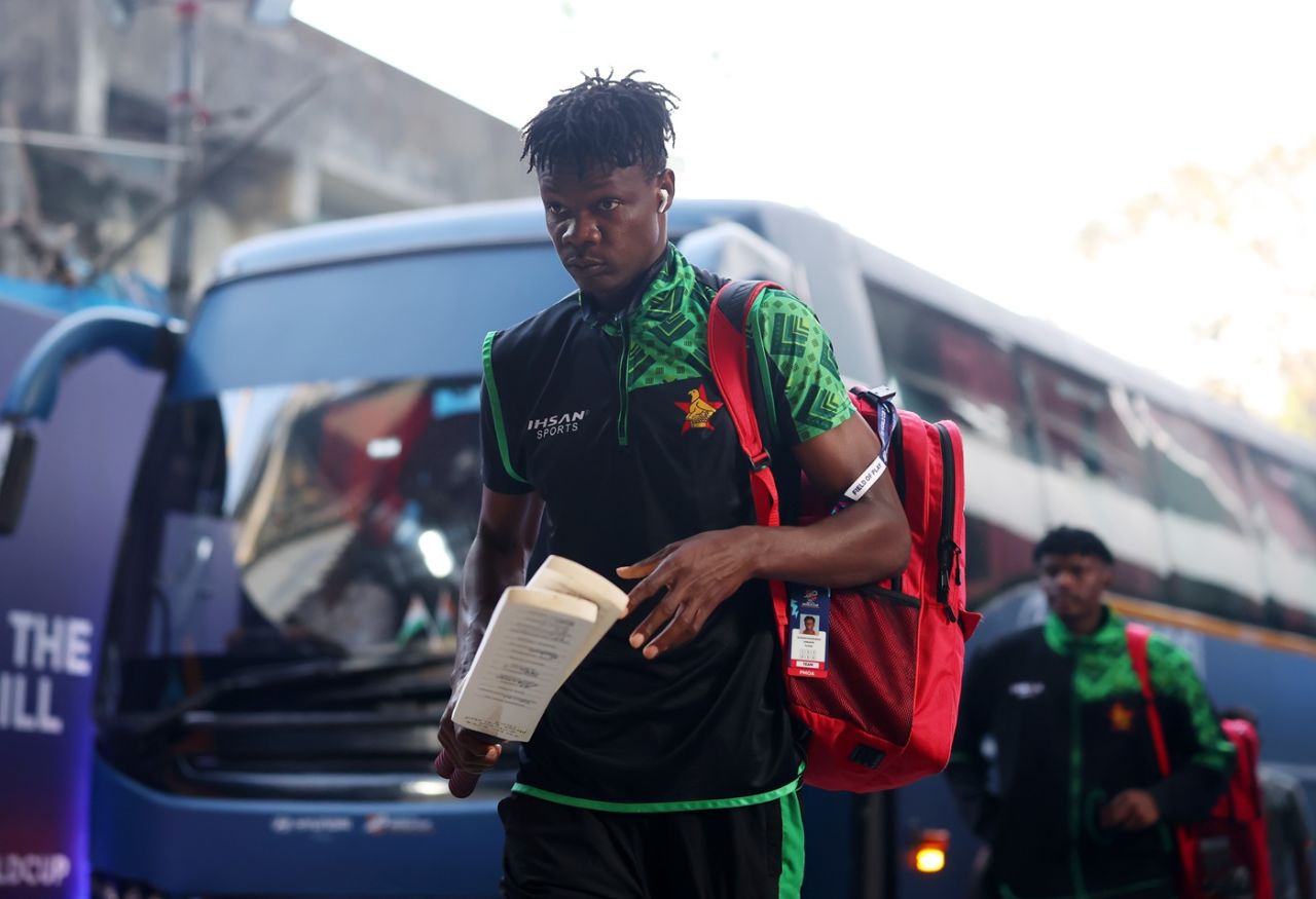 যুদ্ধের জেরে ভারতে আটকে আছে জিম্বাবুয়ের ক্রিকেট দল