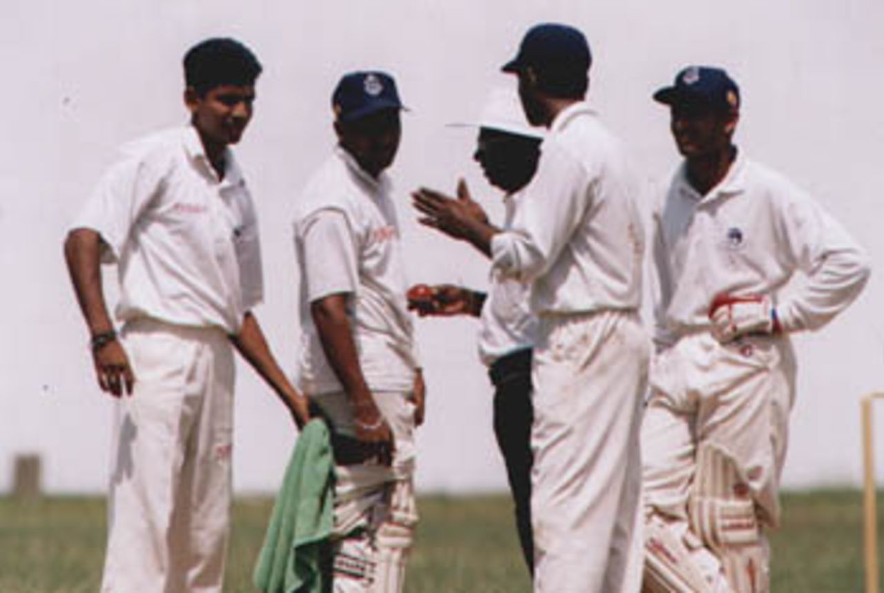 Ball tampering? in the match between Colts and Galle SC