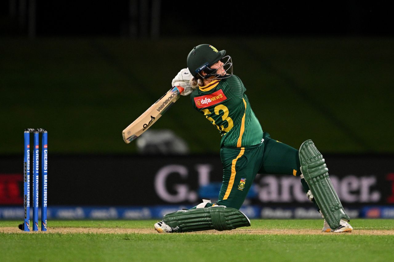 Kayla Reyneke hit a last-ball six to seal the match for South Africa, New Zealand vs South Africa, 1st women's ODI, Christchurch, March 29, 2026