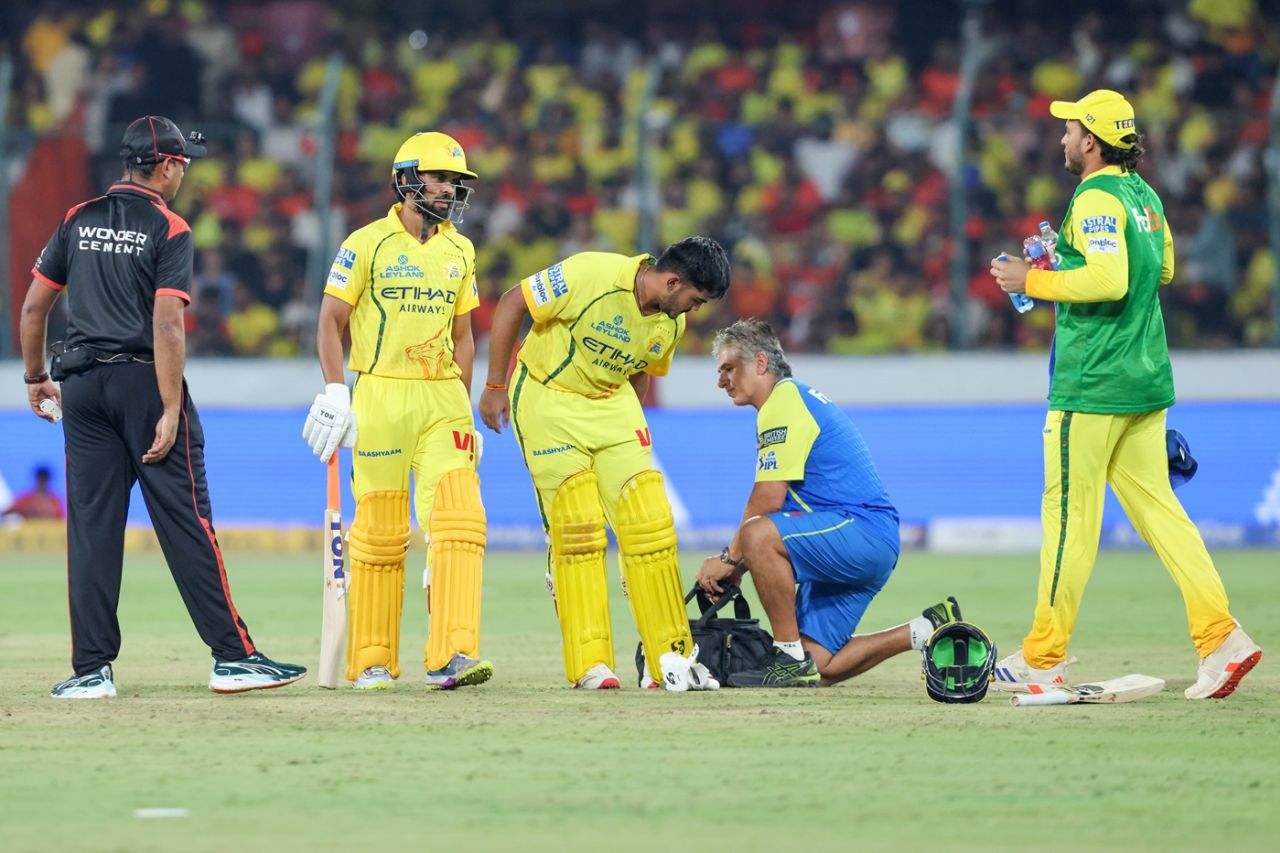 The physio attended to Ayush Mhatre's hamstring, Sunrisers Hyderabad vs Chennai Super Kings, IPL, Hyderabad, April 18, 2026