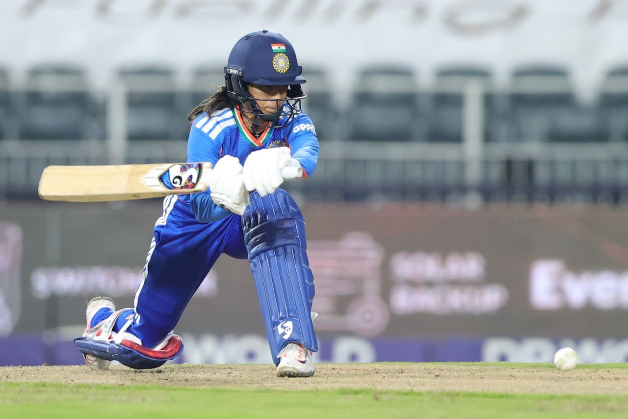 Harmanpreet Kaur gets down to sweep, South Africa vs India, 3rd women's T20I, Johannesburg, April 22, 2025