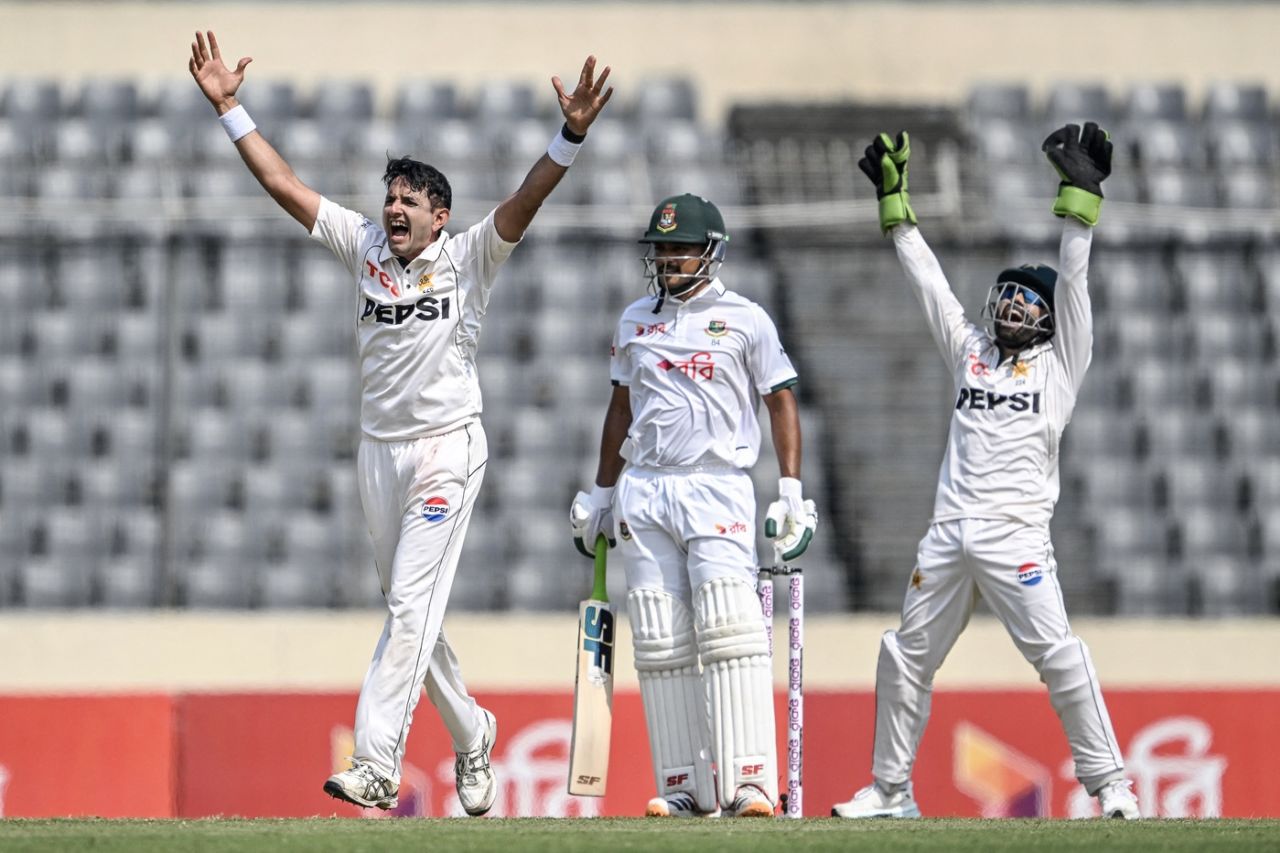 Mohammad Abbas and Mohammad Rizwan appeal for lbw, Bangladesh vs Pakistan, 1st Test, Mirpur, 1st day, May 8, 2026