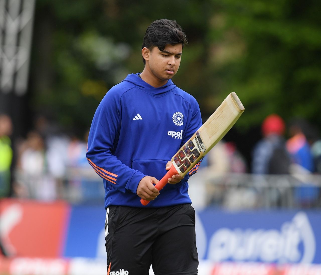 Vaibhav Sooryavanshi checks out his bat, Ireland vs India, 2nd T20I, Belfast, June 28, 2026