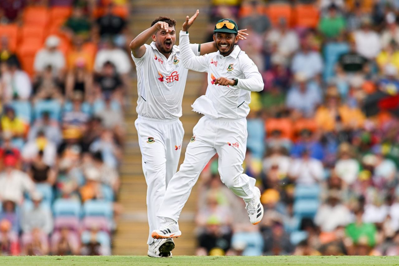 Taskin Ahmed in glee alongside Tanzid Hasan after sending Cameron Green packing, Australia vs Bangladesh, 1st Test, Darwin, 1st day, August 13, 2026