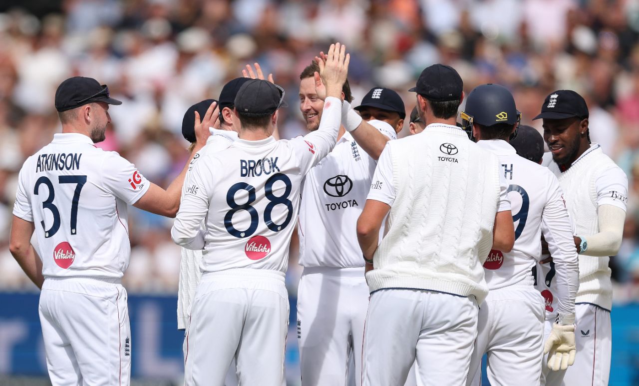 Ollie Robinson claims the wicket of Saud Shakeel on review, England vs Pakistan, 2nd Test, Lord's, 2nd day, August 28, 2026