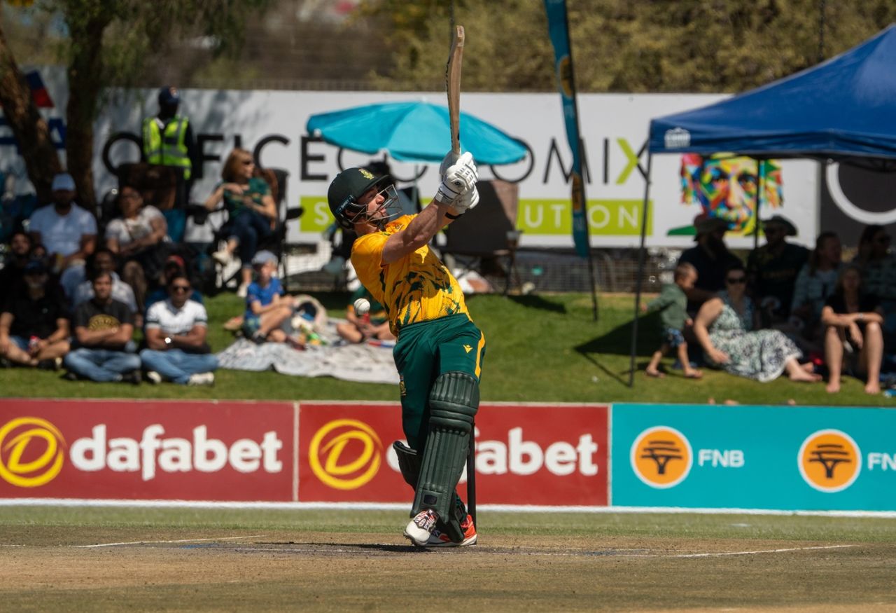 Connor Esterhuizen despatches one away, South Africa vs Zimbabwe, final, Namibia men's T20I tri-series, Windhoek, September 6, 2026