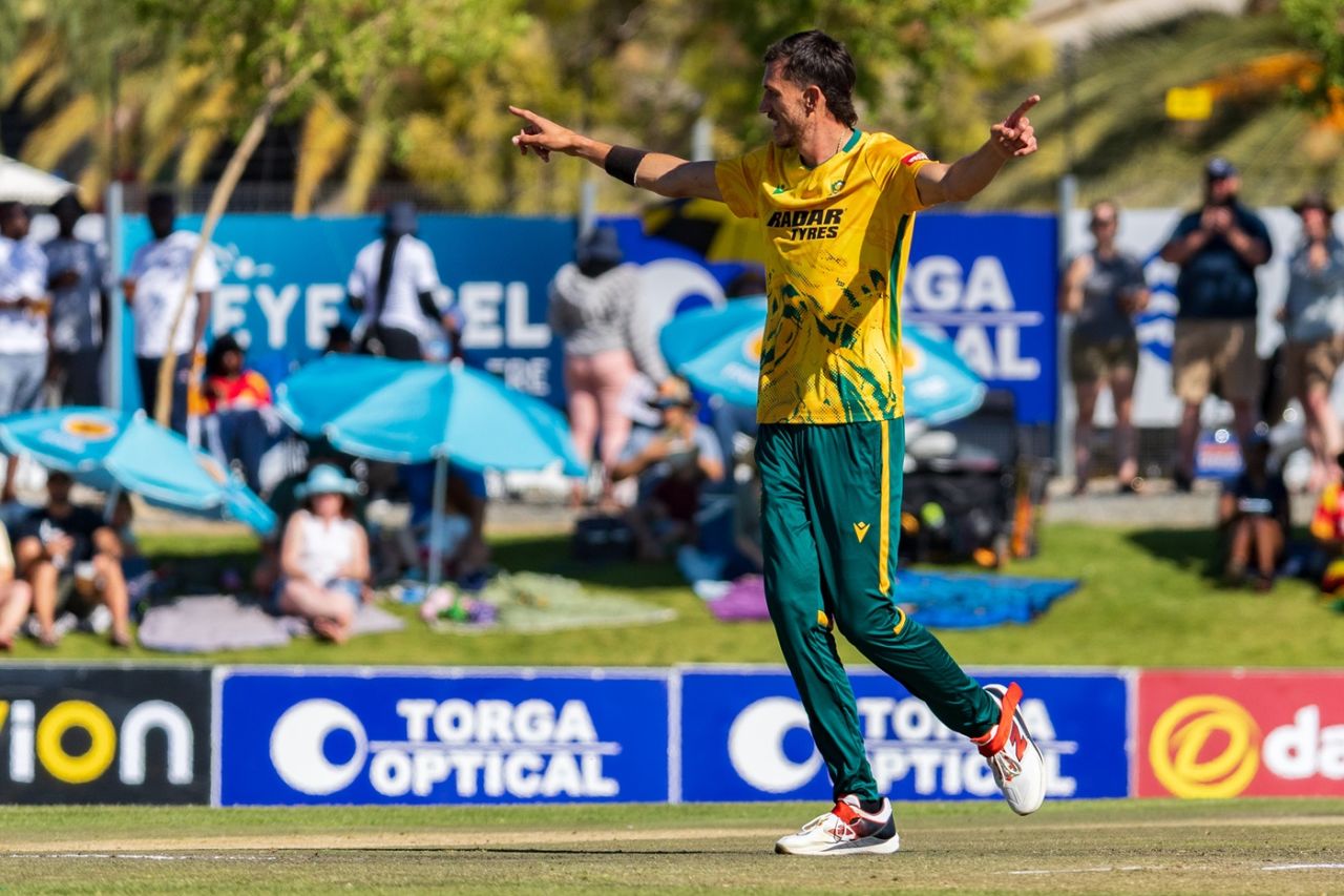 Duan Jansen struck twice in the powerplay, South Africa vs Zimbabwe, final, Namibia men's T20I tri-series, Windhoek, September 6, 2026