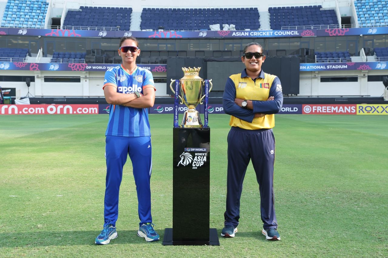 Harmanpreet Kaur and Chamari Athapaththu pose with the trophy, Dubai, September 12, 2026