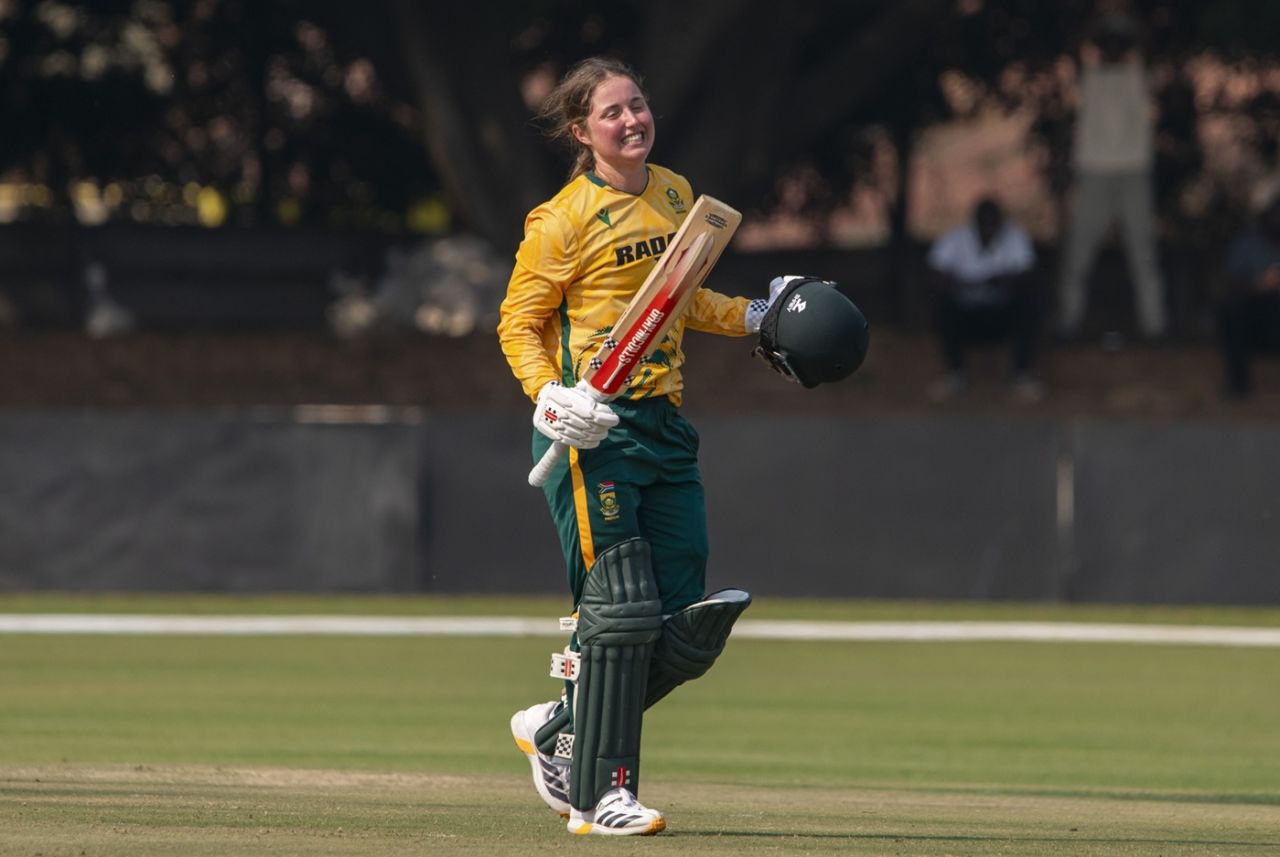 Miane Smit celebrates her maiden T20I century, Zimbabwe vs South Africa, 4th Women's T20I, Bulawayo, September 17, 2026